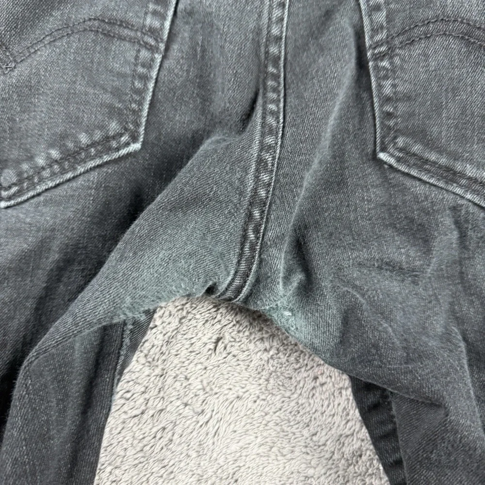 Levis crotch worn
